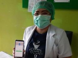 Social Distancing, Dokter Ini Manfaatkan Mobile JKN Layani Pasien