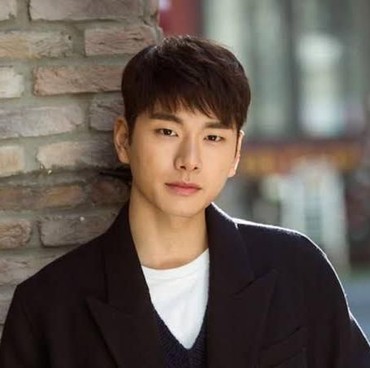 Lee Yi Kyung Dikabarkan Bintangi Drama Adaptasi Webtoon 'Marry My Husband'