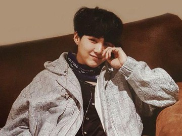 Foto Halu Suga Bts - Public Figure Photo