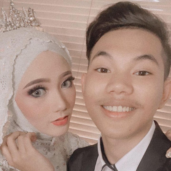 <p>Pasangan muda ini baru melaksanakan akad saja, karena resepsi pernikahan sementara diundur karena corona. (Foto: Instagram @tegar_official)</p>
