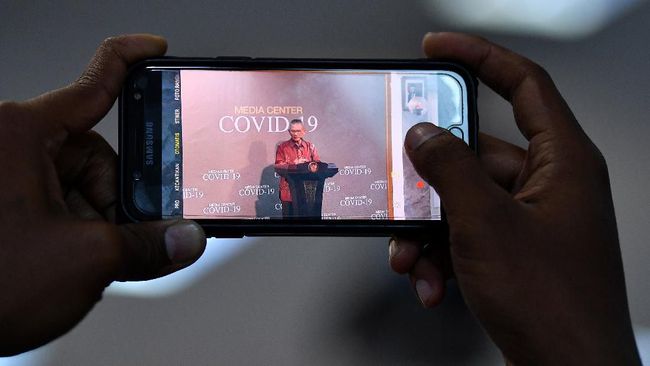 Update Corona 30 Maret: 1.414 Kasus, 122 Meninggal, 75 Sembuh Jumlah kasus positif Virus Corona per Senin (30/3) mencapai 1.414 orang, dengan pasien yang meninggal 122 jiwa, dan yang sembuh 75 orang.