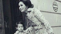 7 Foto Cantiknya Dewi Soekarno dan Sang Putri Semasa Muda