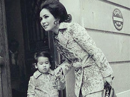7 Foto Cantiknya Dewi Soekarno dan Sang Putri Semasa Muda