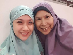 Bunga Citra Lestari Jual Hijab dengan Tag Berlapis Emas