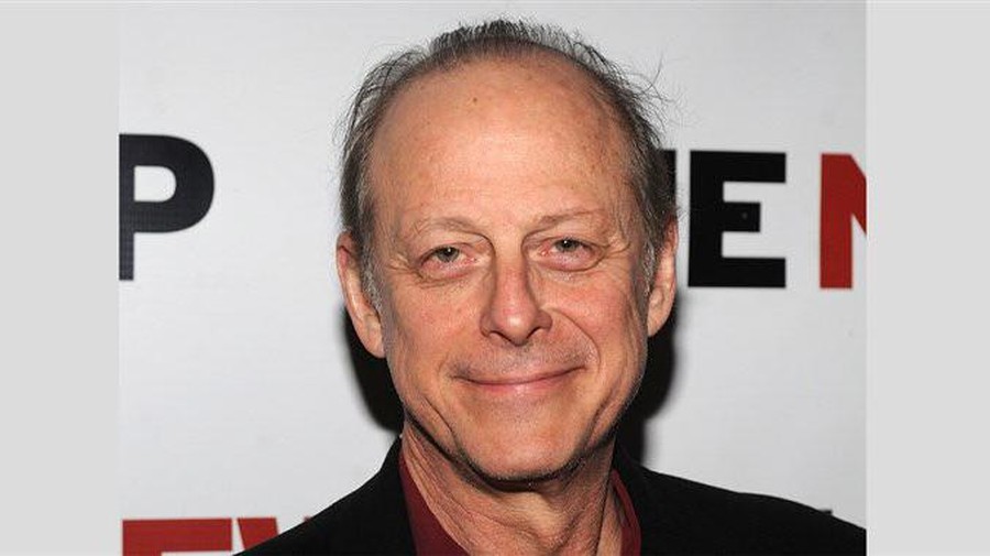 Aktor Hollywood, Mark Blum, meninggal dunia di usia 69 tahun karena komplikasi COVID-19.