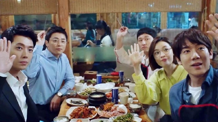 Hospital Playlist (9,8%) Ini dia lima drama Korea yang meraih rating tinggi di awal April 2020.