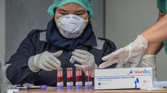 Dokter dan para ilmuwan muda mengusulkan agar pemerintah menggunakan rapid moleculer test berbasis PCR untuk mendeteksi virus Covid-19.