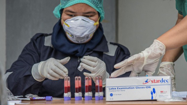 Wali Kota Depok mengatakan 40 orang yang dinyatakan positif corona lewat rapid test masih harus melakukan pemeriksaan PCR.