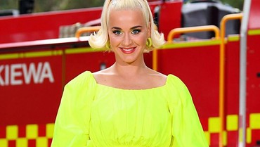 Bahagianya Katy Perry Umumkan Hamil Anak Perempuan