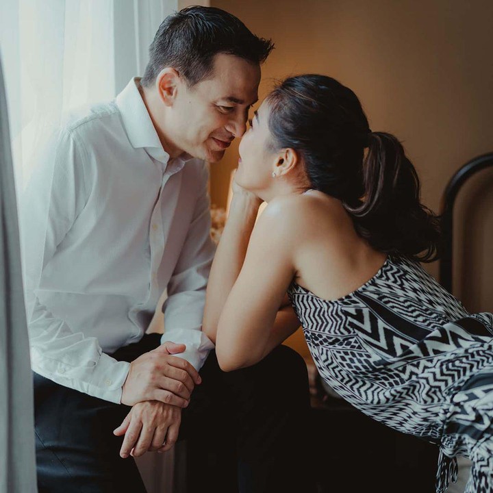 <span style="color: #222222; font-family: Arial, Helvetica, sans-serif; font-size: small;">"Manisnya bikin gigi ngilu, couple goals banget!" tulis seorang netizen. Setuju bikin gigi ngilu kan, Bunda? He-he-he. (Foto: Instagram @inge_anugrah)</span>