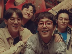 Pertarungan Sengit IUxSuga dan OST Hospital Playlist di Chart Musik