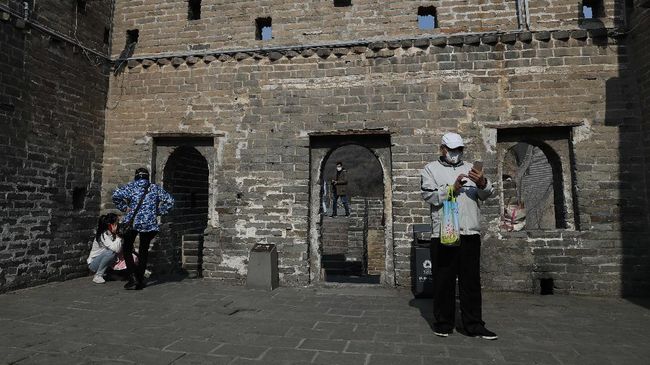 Kerusakan situs bersejarah Tembok Besar China dilaporkan pada 24 Agustus lalu kepada polisi di daerah Youyu. Dua warga sudah dijadikan tersangka. 