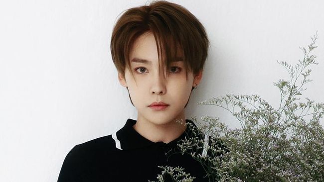 Kim Jin-woo WINNER resmi memulai wajib militer pada pekan ini. Ia pun menitipkan WINNER kepada para penggemar yang mengantarnya ke pusat pelatihan.
