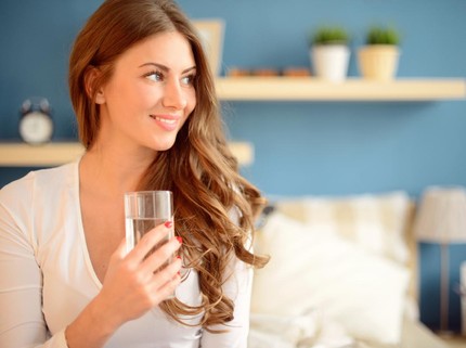 5 Rutinas Rumahan yang Bantu Wajah Terlihat Awet Muda