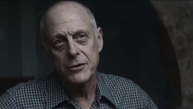 Mark Blum yang memerankan karakter Mr Mooney di serial YOU meninggal dunia setelah positif virus corona Covid-19.