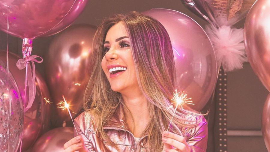 WAGs cantik dan seksi.