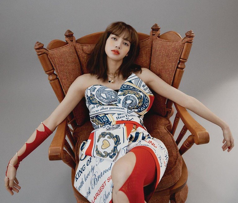 7 Pesona Lisa BLACKPINK di Usia 23 Tahun, Cantik nan Elegan Lisa Manoban atau Lisa BLACPINK hari ini Jumat (27/3) merayakan ulang tahun yang ke-23.