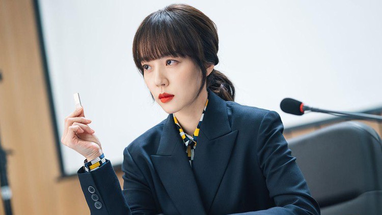 Beberapa drama Korea dengan pemeran utama wanita yang cerdas berhasil mencuri perhatian, Bun. Simak daftar drama-drama tersebut berikut ya.