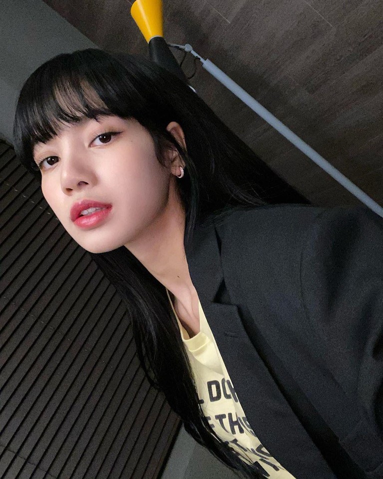 7 Pesona Lisa BLACKPINK di Usia 23 Tahun, Cantik nan Elegan Lisa Manoban atau Lisa BLACPINK hari ini Jumat (27/3) merayakan ulang tahun yang ke-23.