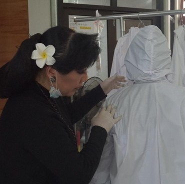 Cerita Menyentuh Anne Avantie Produksi APD dan Disumbangkan