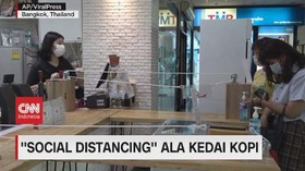 VIDEO: 'Social Distancing' Unik Ala Kedai Kopi