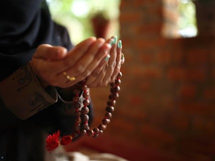 Bacaan Zikir dan Doa Setelah Salat Witir Lengkap: Arab, Latin & Artinya