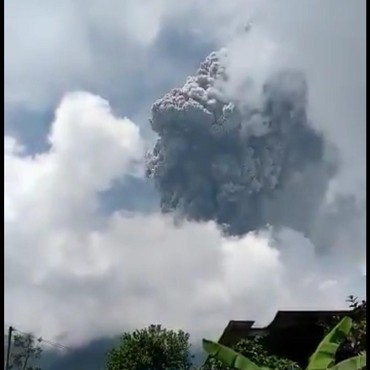 Terpopuler: Putri Maria Teresa Wafat vs Pertanda Munculnya Sosok Eyang Semar