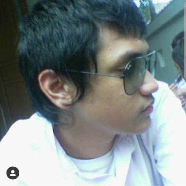 7 Selebriti yang Tak Malu Sebar Foto Aib di Media Sosial Mulai dari Rossa hingga Afgan Syahreza mengunggah foto aib mereka yang dianggap memalukan di Instagram untuk melakukan Until Tomorrow Challange.
