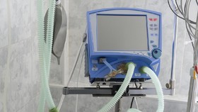 AS Tunda Penggunaan Ventilator Rusia Usai Insiden Kebakaran