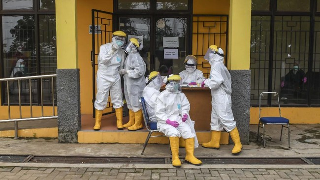 Untuk mempercepat penanganan infeksi virus corona, Pemerintah Kota Depok menyiapkan Rumah Sehat Dedikasi (RSD) untuk lokasi isolasi mandiri.