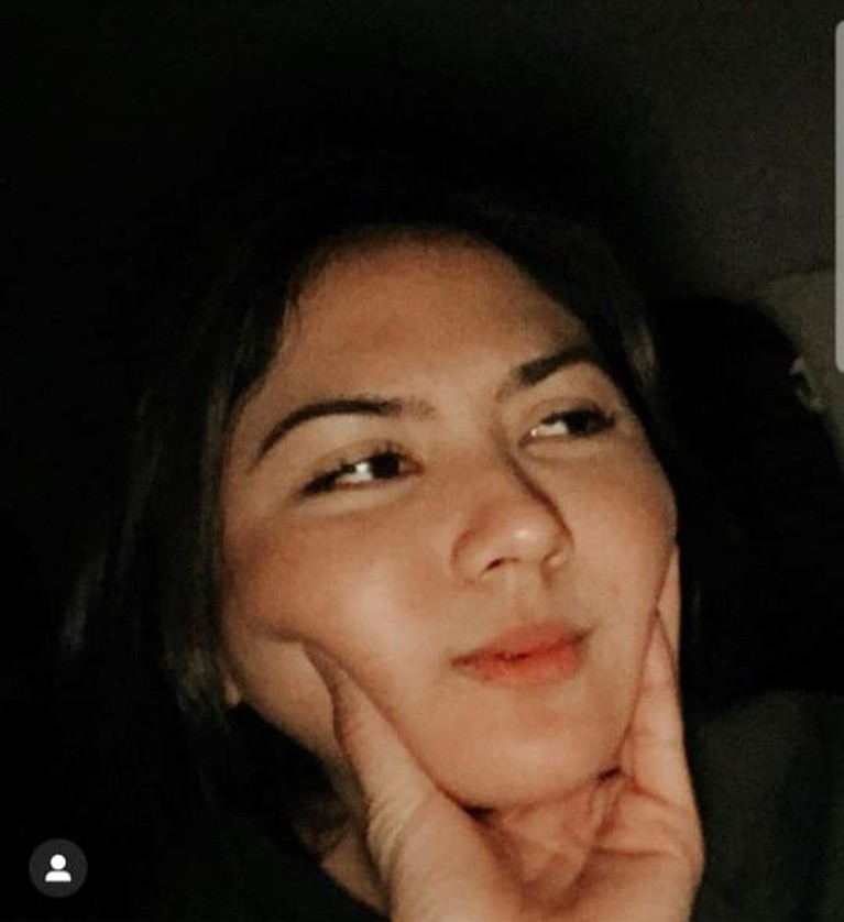 Mulai dari Rossa hingga Afgan Syahreza mengunggah foto aib mereka yang dianggap memalukan di Instagram untuk melakukan Until Tomorrow Challange.