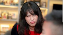 7 Selebriti yang Tak Malu Sebar Foto Aib di Media Sosial