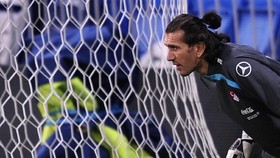 Eks Barcelona Rustu Recber Kritis karena Corona