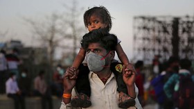 Pil Pahit Lockdown bagi Warga Permukiman Kumuh India