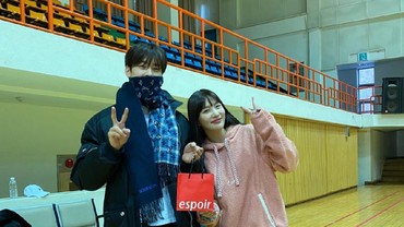 Layaknya Pasangan, Joy Red Velvet Rekam Cha Eun Woo Sedang Main Basket