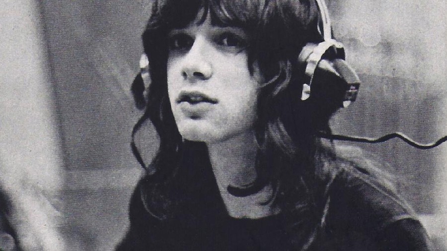 Alan Merrill, penulis lagu I Love Rock N' Roll, meninggal dunia karena komplikasi corona COVID-19.