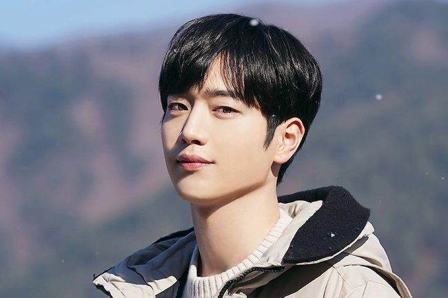 5 Drama Korea  yang Dibintangi Aktor  Tampan Seo Kang Joon