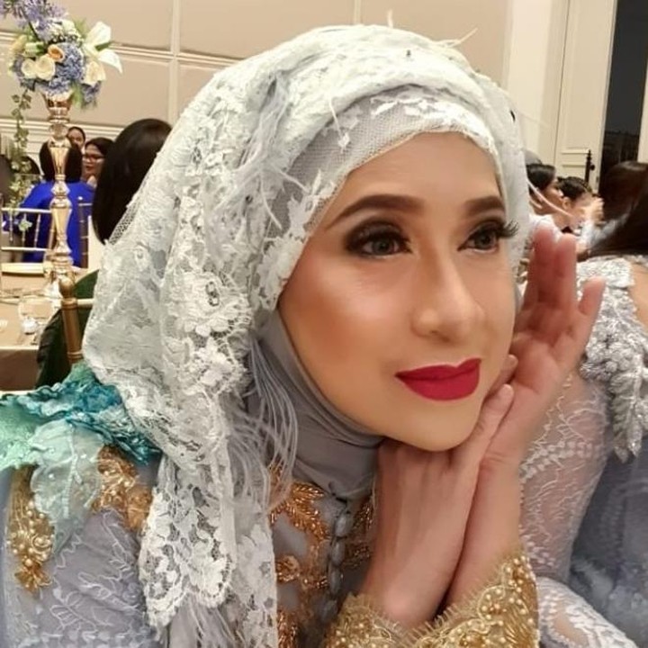 <p>Kini berhijab, Silvana Herman yang kini berumur 57 tahun makin tetap ayu. (Foto: Instagram/ @silvanaherman_ano)</p>