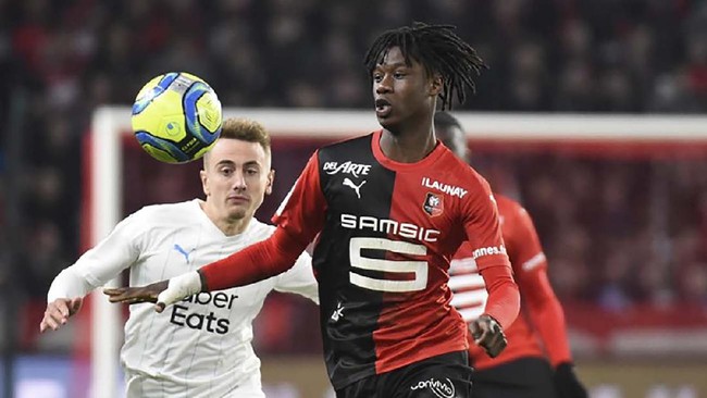 Gelandang Rennes Eduardo Camavinga mengaku tersanjung dengan ketertarikan Real Madrid dan Bayern Munchen kepada dirinya.
