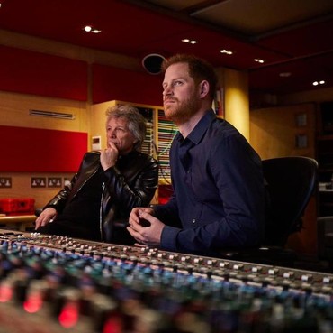 Kolaborasi dengan Bon Jovi, Pangeran Harry Rilis Lagu 'Unbroken'