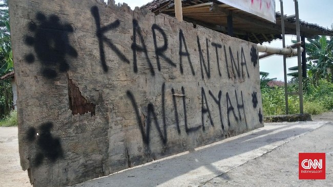 Sejumlah desa di Sleman, DIY, melakukan karantina wilayah mereka secara mandiri dengan menutup akses jalan alternatif untuk mencegah penyebaran virus corona.