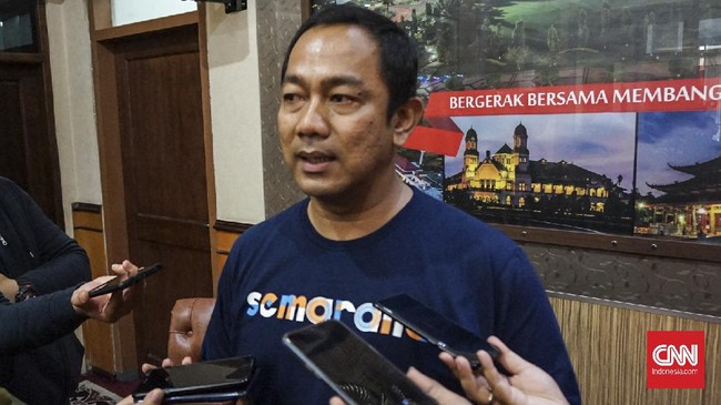 Wali Kota Semarang Hendrar Prihadi meminta Gubernur DKI Anies Baswedan dapat memberikan data jumlah perantau yang sudah keluar Jakarta untuk mudik seiring wabah corona di Jakarta