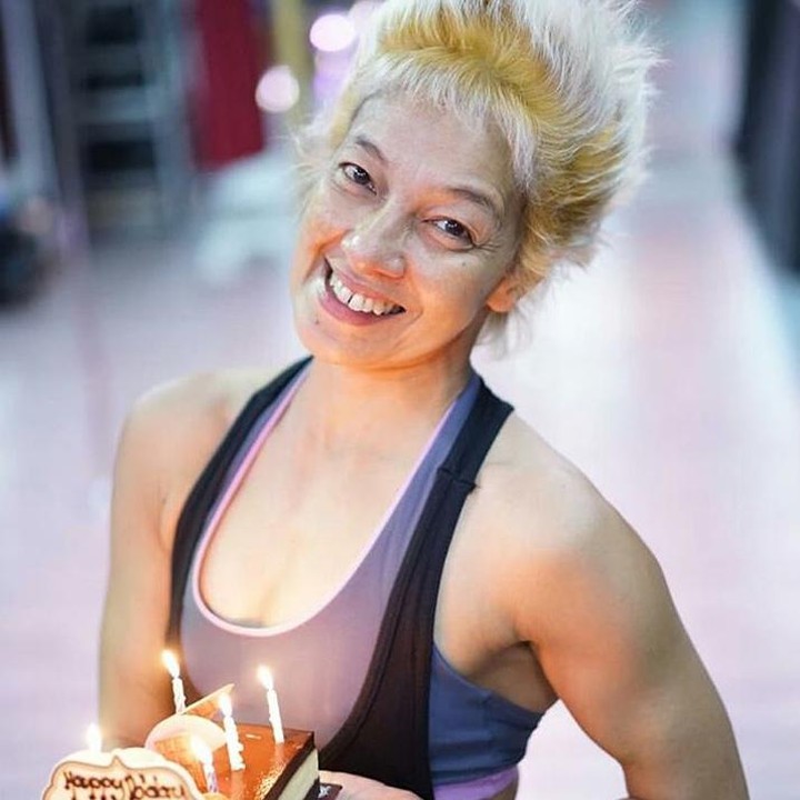 <p>Akhir-akhir ini memang Vicky jadi pembicaraan, Bunda. Sebab, sekitar 10 tahun dia menerapkan praktik meminum urine. Sehat selalu ya. (Foto: Instagram/@vickyburkiballet)  </p>