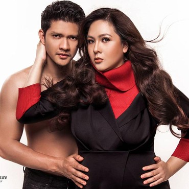 Iko Uwais Foto Setengah Bugil, Audy: Pas Nih Lagi Hujan