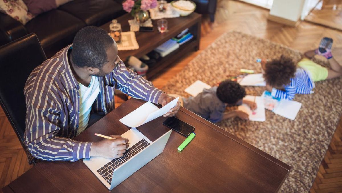 Ekonom soal WFH Demi Hemat BBM: Hanya Pindahkan Konsumsi Energi