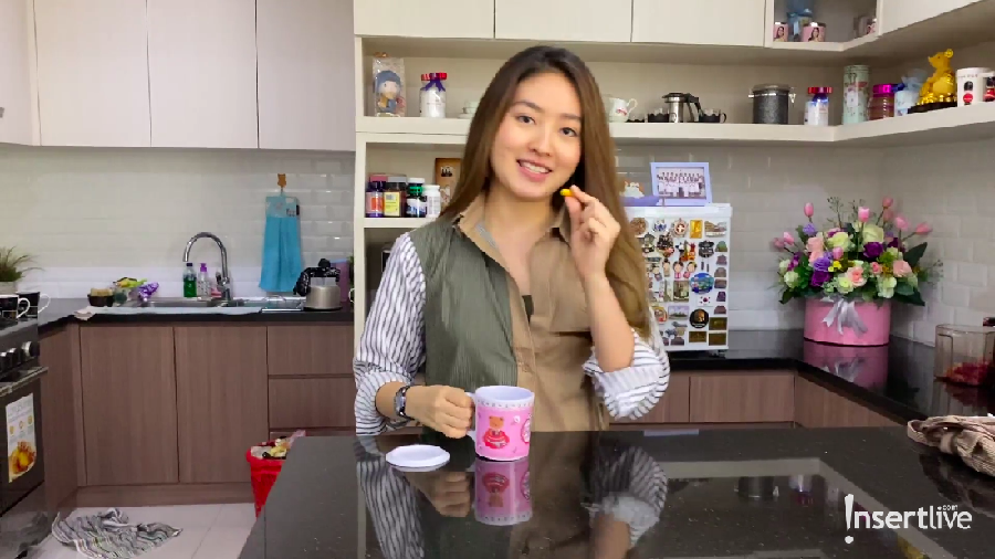 Natasha Wilona Bagikan Kegiatan Selama Isolasi Diri di Rumah Kegiatan positif Natasha Wilona selama isolasi diri di rumah.
