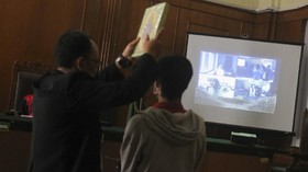 FOTO: Kompak Sidang Online Cegah Penyebaran Covid-19