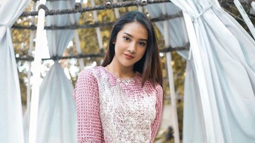 Pose Vulgar Anya Geraldine Saat Pemotretan Sukses Bikin Heboh