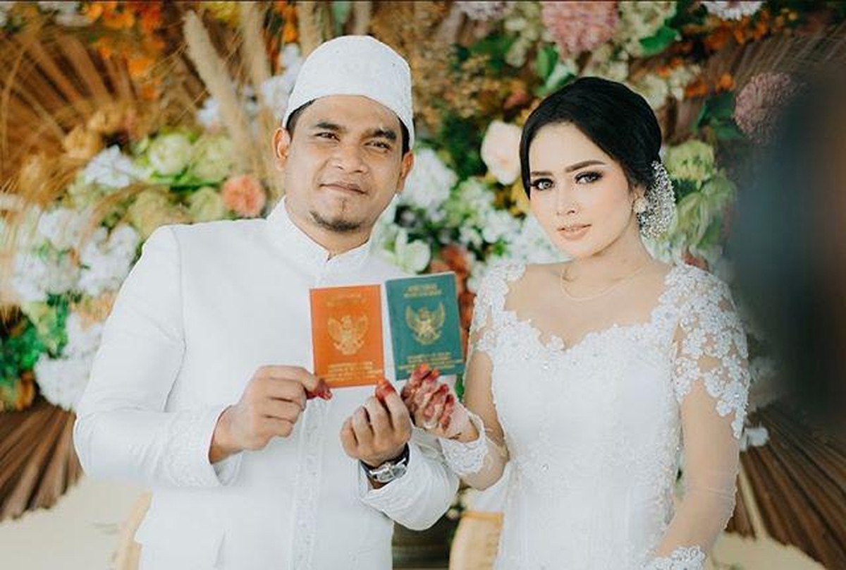 Maell Lee dan Intan Ratna Juwita