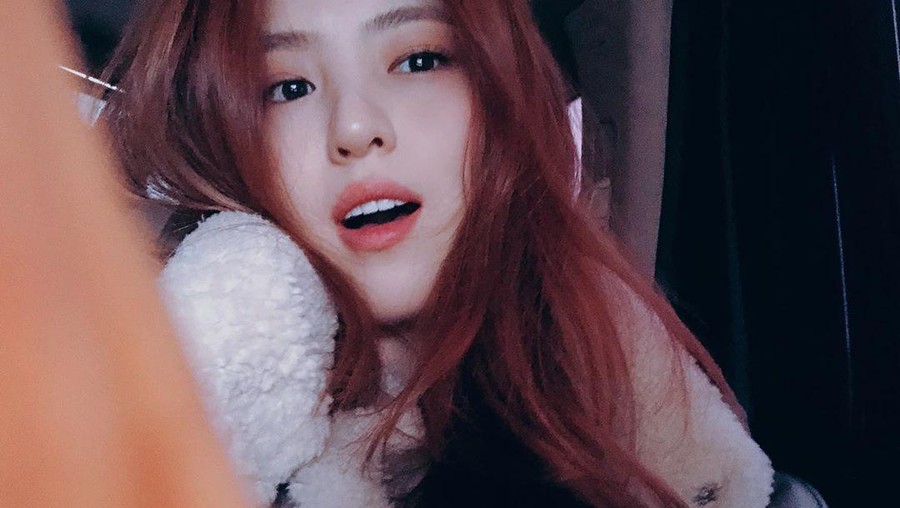 Foto SMA Han So Hee yang tersebar menjadi bukti nyata sang bintang tidak melakukan operasi plastik. 